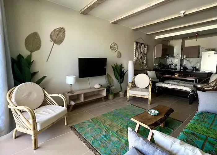 Boho Lagoon Garden Escape - Azha Sokhna